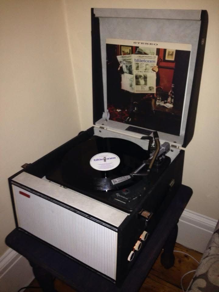 12” of Are You Blue Or Are You Blind by The Bluetones on a Hacker portable record player. 