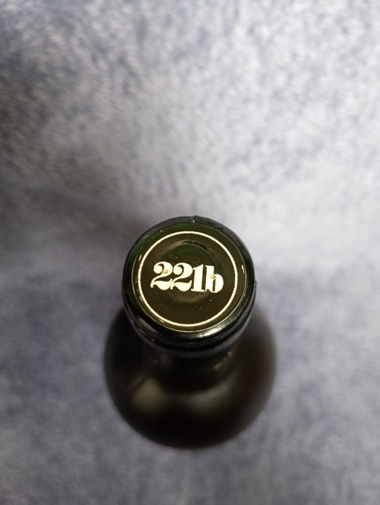 The 221b wine bottle top