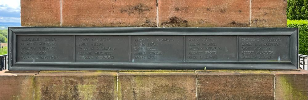 Mauchline war memorial. First World War names.