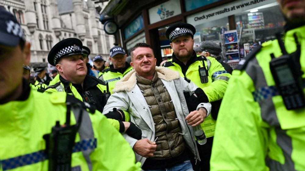 MI5 to scrutinise Tommy Robinson funding and checks ‘may extend to Farage’