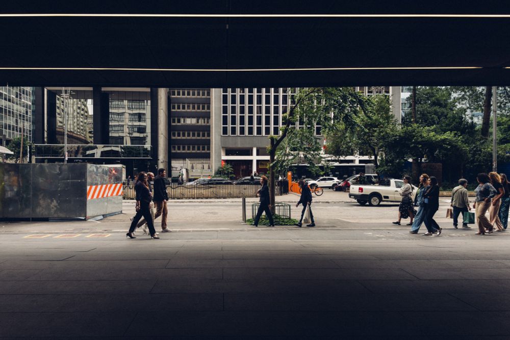 People of São Paulo going about their day. 