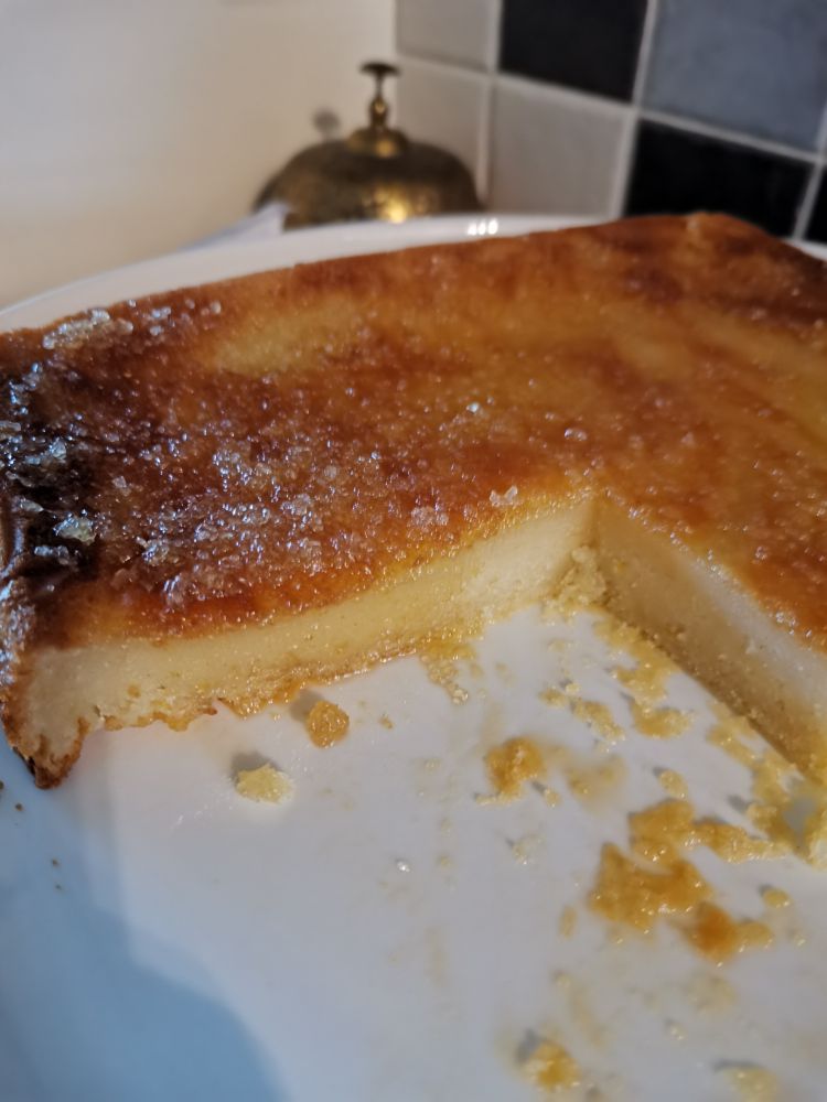 Lemon cake made with sour cream.