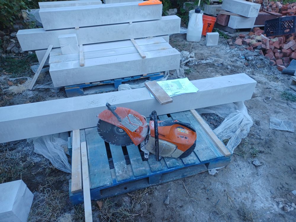 Gas saw and limestone sills 