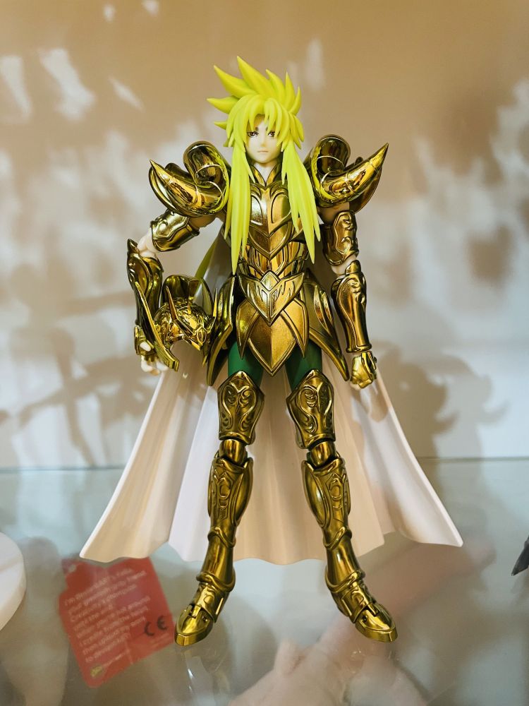 Picture of a figure of Aries Shion from the series "Saint Seiya: The Lost Canvas"