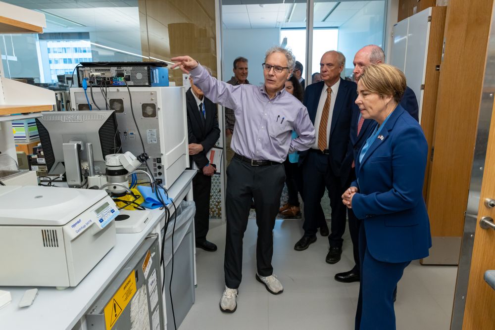 Governor Healey touring life sciences facility.