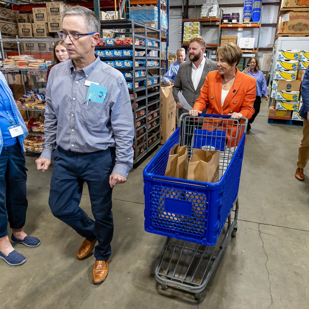 Governor Healey visits The Family Pantry of Cape Cod.