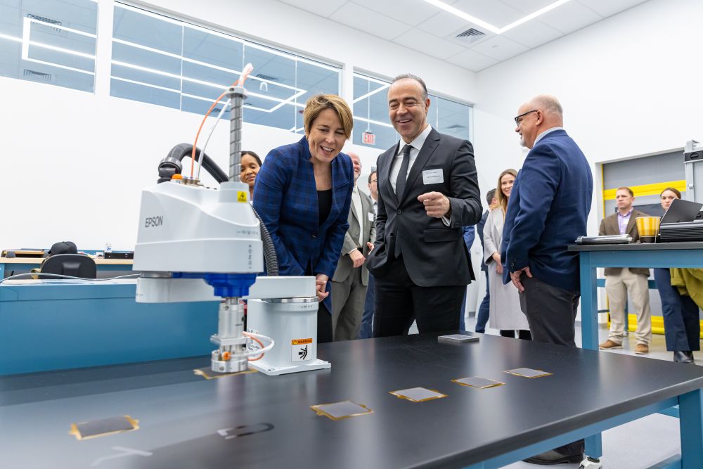 Governor Healey touring life sciences facility.