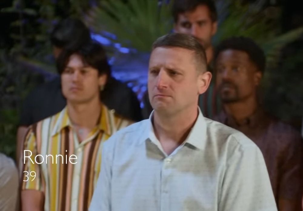 Tim Robinson as Ronnie, age 39, on a dating show