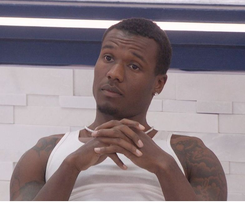 Just man waiting to shout out his dawgs @ the crib
(Cam)