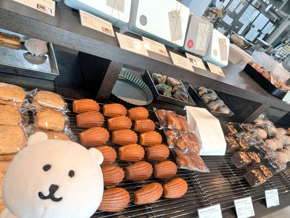 先日行った焼き菓子屋さんの画像を添えて