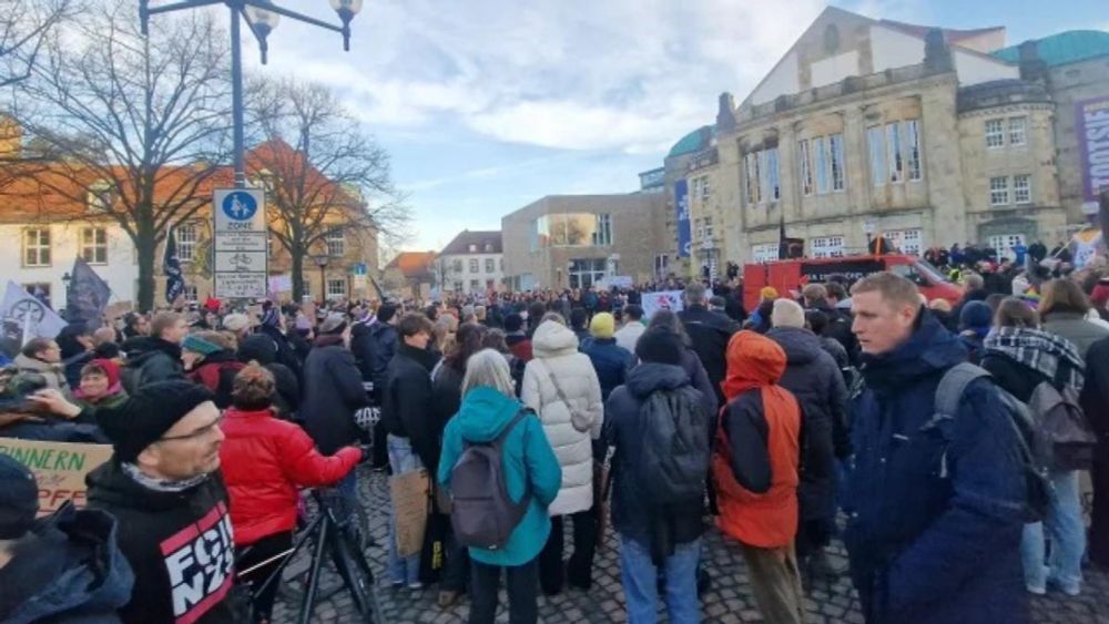 Jetzt live: Zweite Osnabrücker Demo zieht durch die Stadt – mehr Teilnehmer als angekündigt