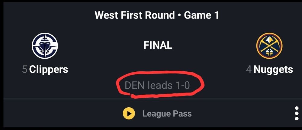 Capture d'écran de l'appli NBA qui ne montre pas le score du match 1 de la série Clippers - Denver pour maintenir le suspense mais affiche quand même le score de la série 