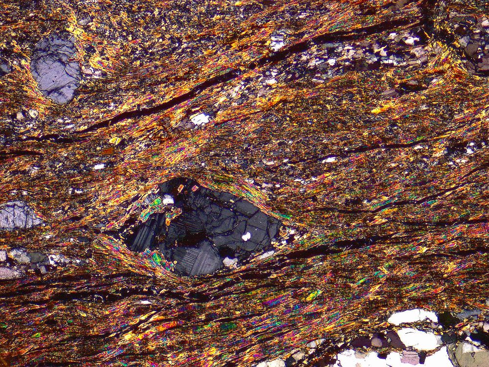 deformed pegmatite microphoto