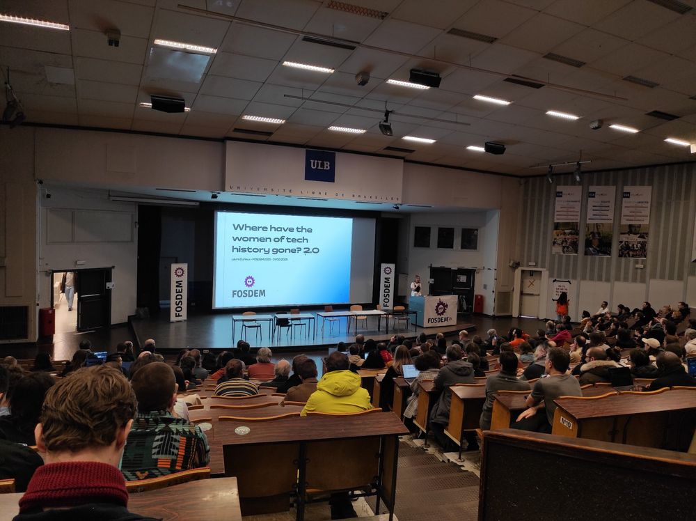 Janson room fully packed for Laura Durieux talk at FOSDEM 