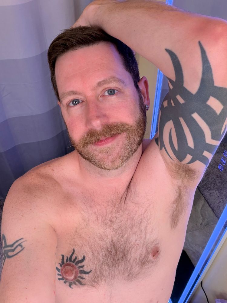 Hairy gay showing hairy armpit 