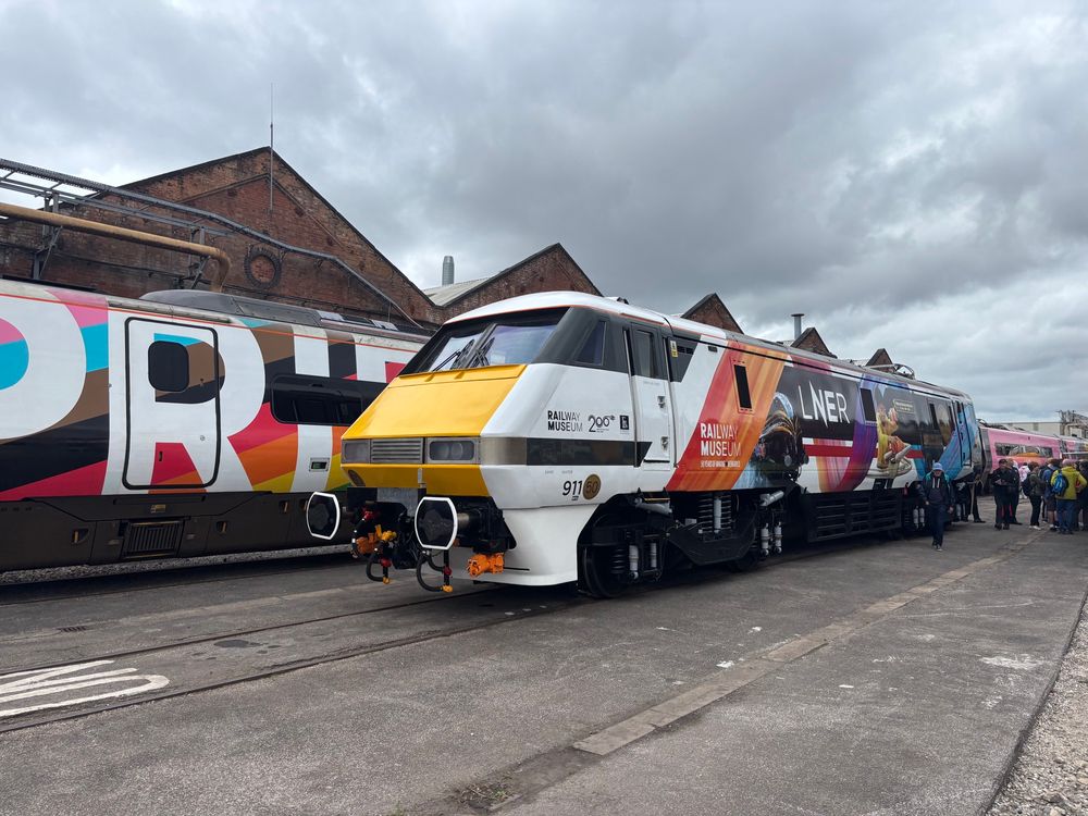 Class 91 91150 (91105) in NRM 50 livery 