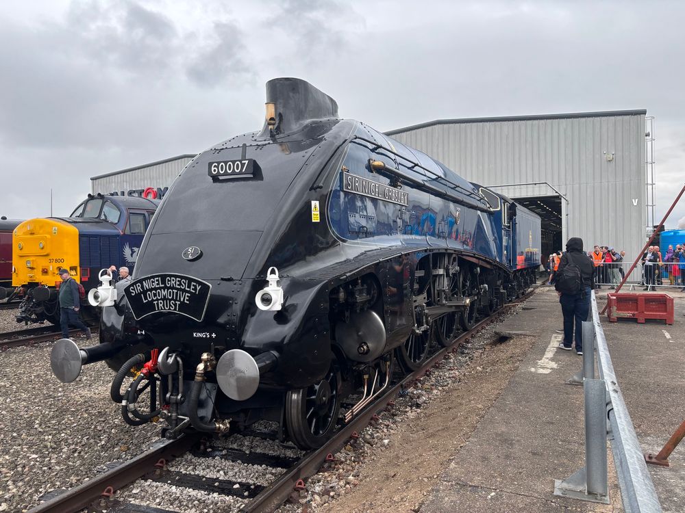 Gresley A4 pacific loco Sir Nigel Gresley (apparently the only working example left)