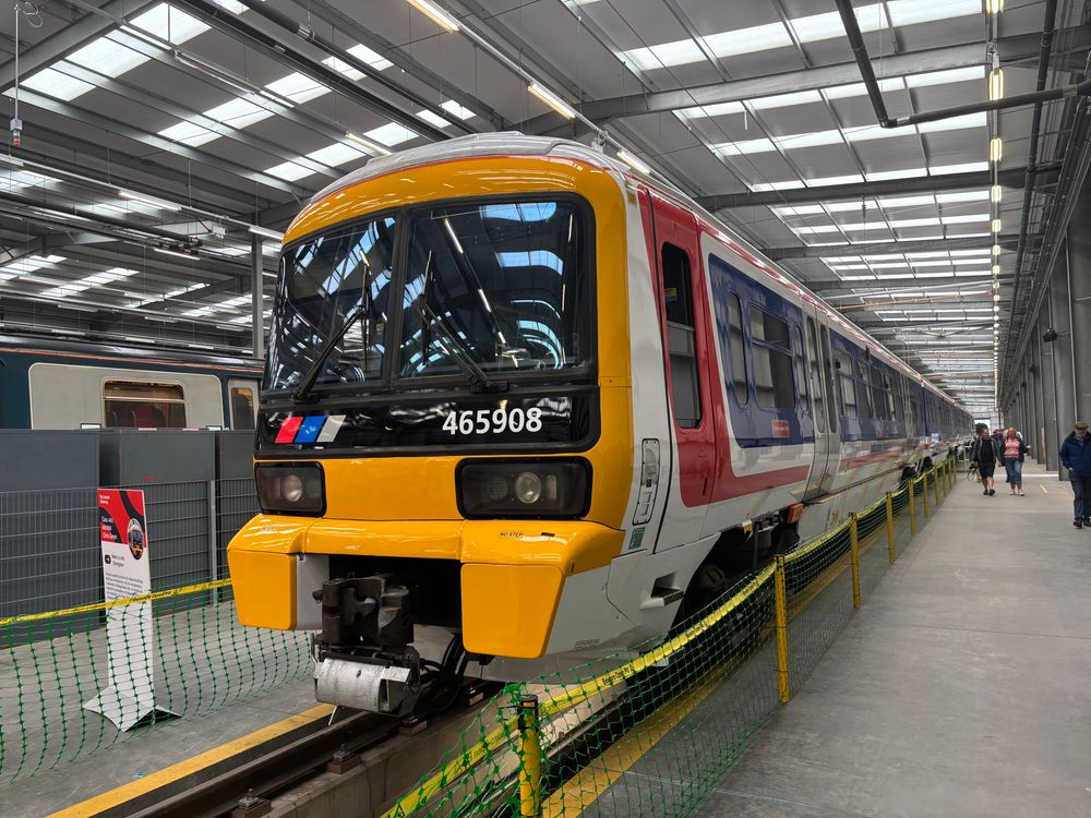 Class 465 465908 Chris Green in NetworkSoutheast livery
