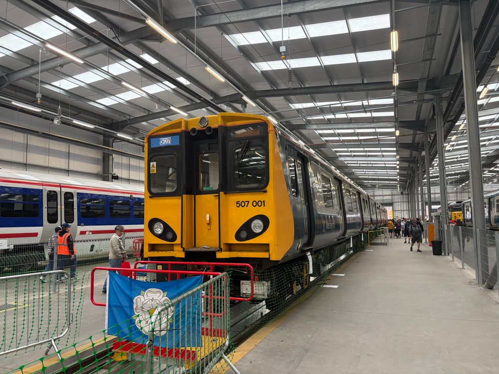 Class 507 507001 in merseyrail retro livery