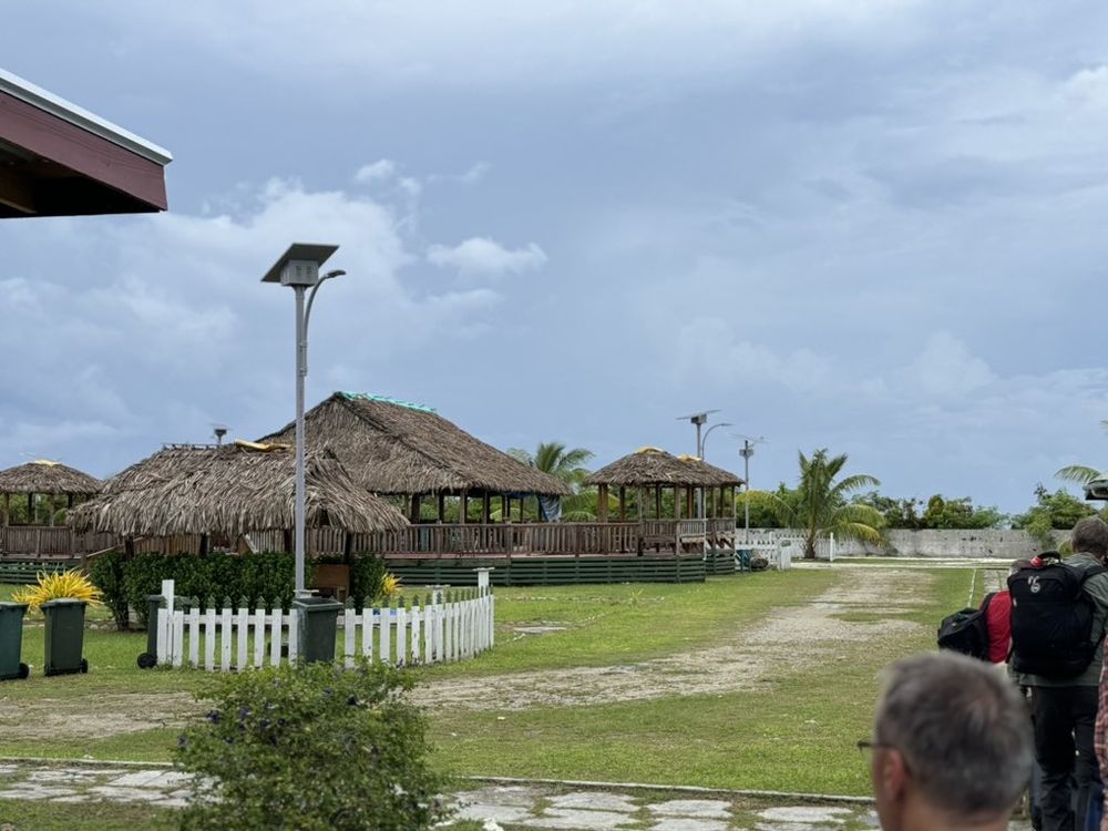 Checkin is done. Now the antennas are set up.
Picture: DG2RON