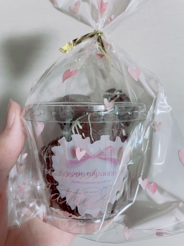 彼女が2/15に急に作ると言い出して、生チョコとオレオボールを。
めちゃ美味しかった✌️