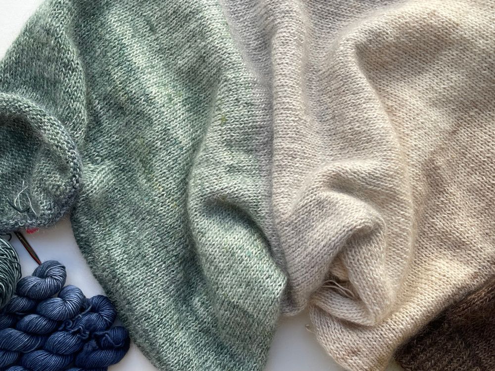 The same image as before except the photograph has zoomed into the knitted fabric 