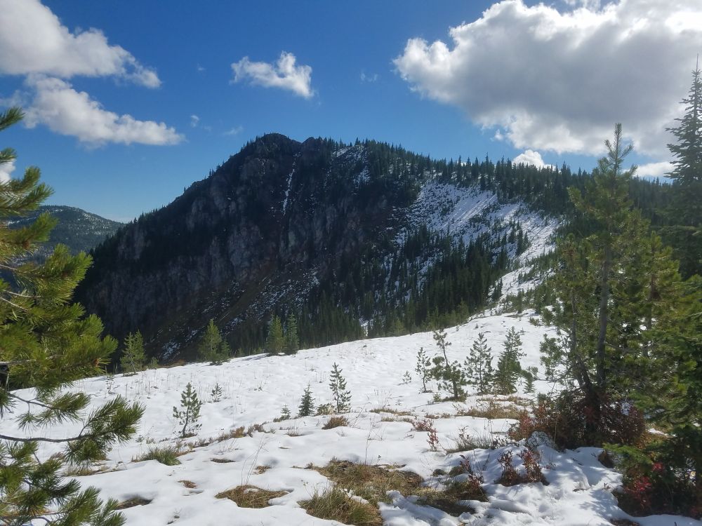 Hike I took along Hoodoo pass in Cameron Montana. We started on top and hiked down a snowy switchback trail. Couldn't fucking breathe but the view was nice :3

Def the scariest shit I've ever done to date LMAO