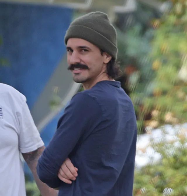 Vince paparazzi photo 