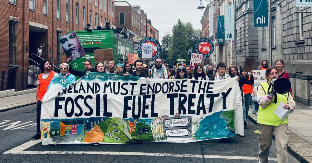 Hundreds march through Dublin urging government to phase out all fossil fuels