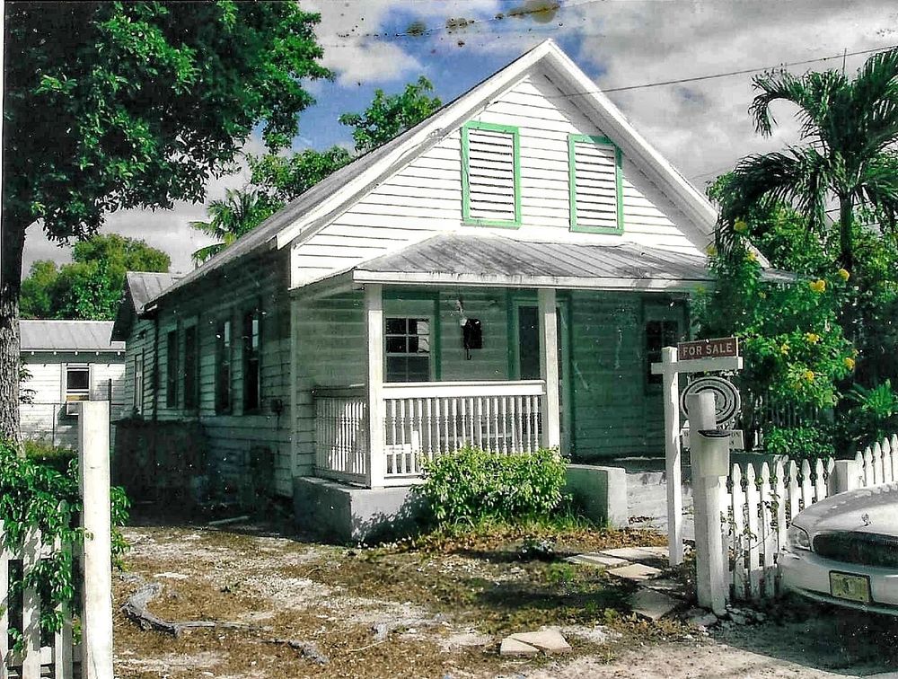 A cigarmaker's cottage built in the 1880s. The interior was updated in the 1950s.