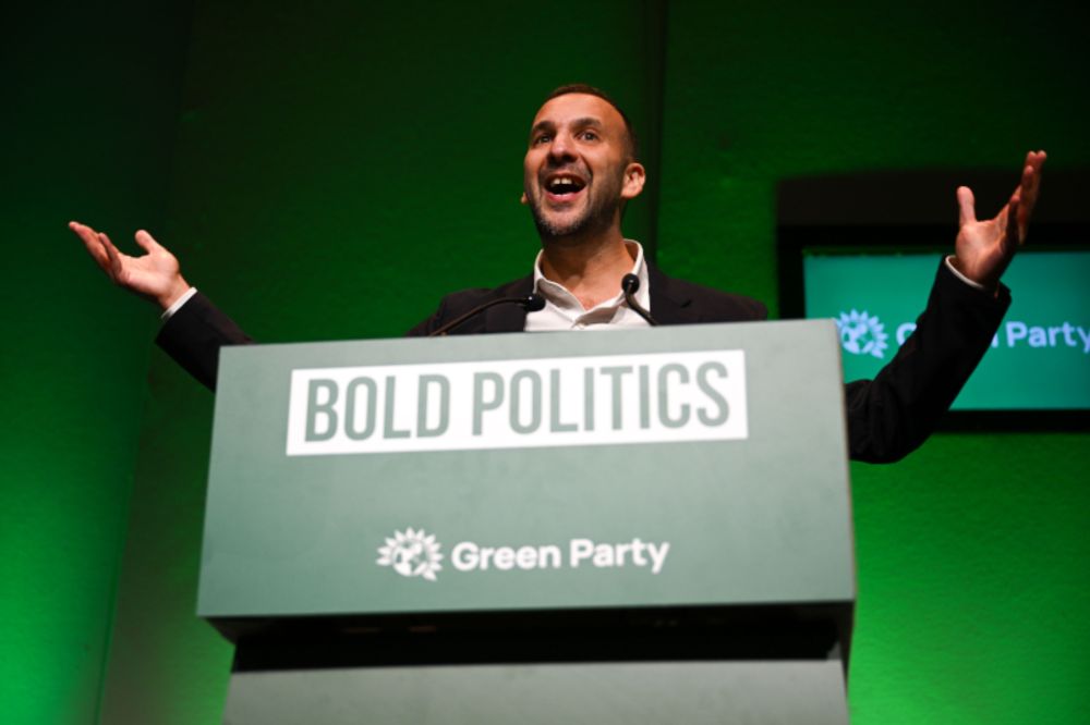 Government ‘failing on climate’ and peddling to ‘dangerous, deceitful politics’, says Green Party leader