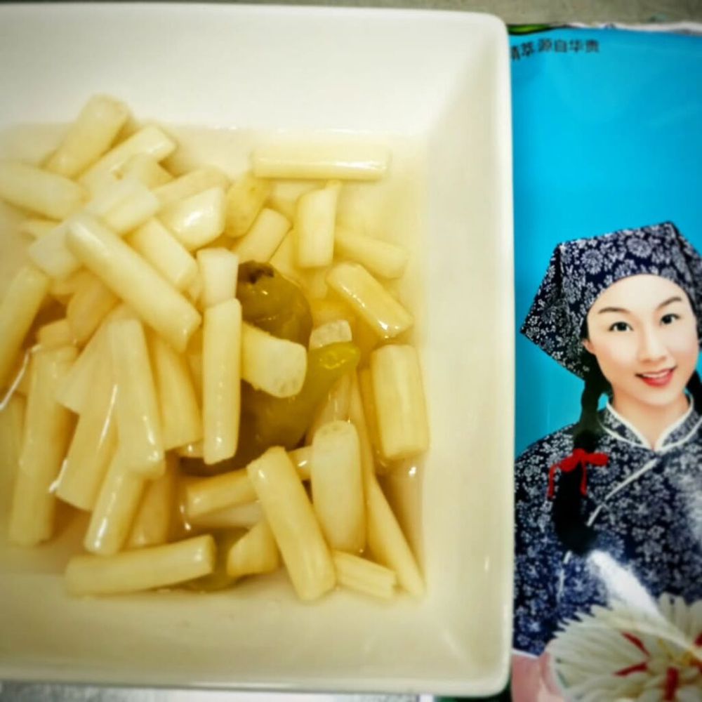 アニメP中国土産の蓮根漬物、美味しく頂きました#オタクバー #特撮 #プロレス #ギャルゲー #同人誌 #町田 #杏東ぢーな  #雷門風太  #日曜営業 #U25割 #はじめての女性は1杯無料 #今季アニメ #2024夏アニメ #2024春アニメ #美味しい生ビール #ボードゲーム #カードゲーム #サントリー神泡達人店 #サントリープレミアム達人店 #喫煙可能店