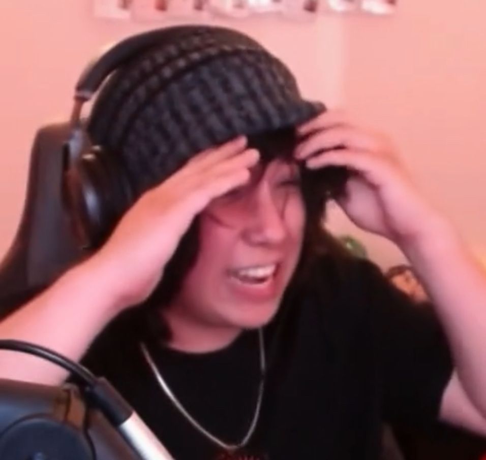 Quackity screaming in terror