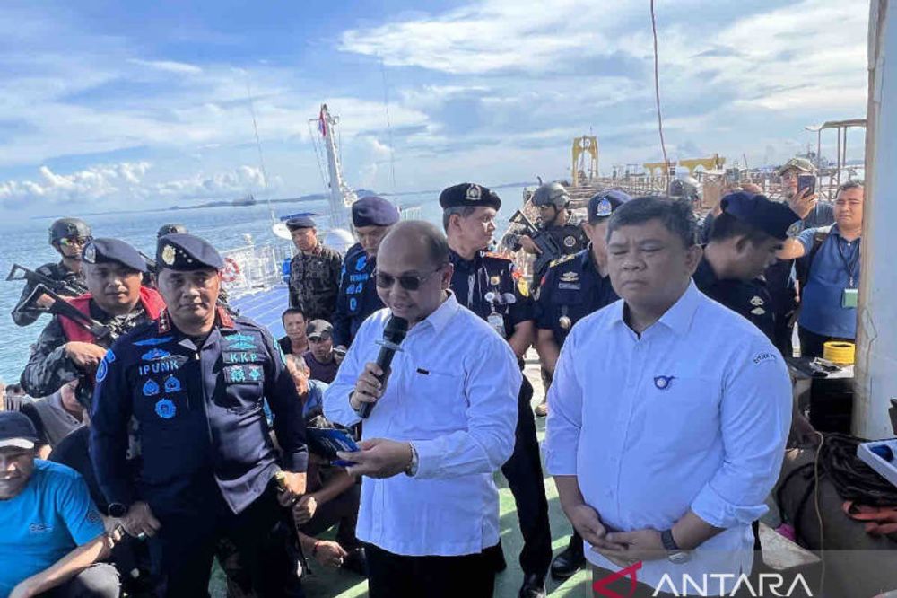 KKP ungkap dua kapal diduga sedot pasir ilegal di perairan Batam