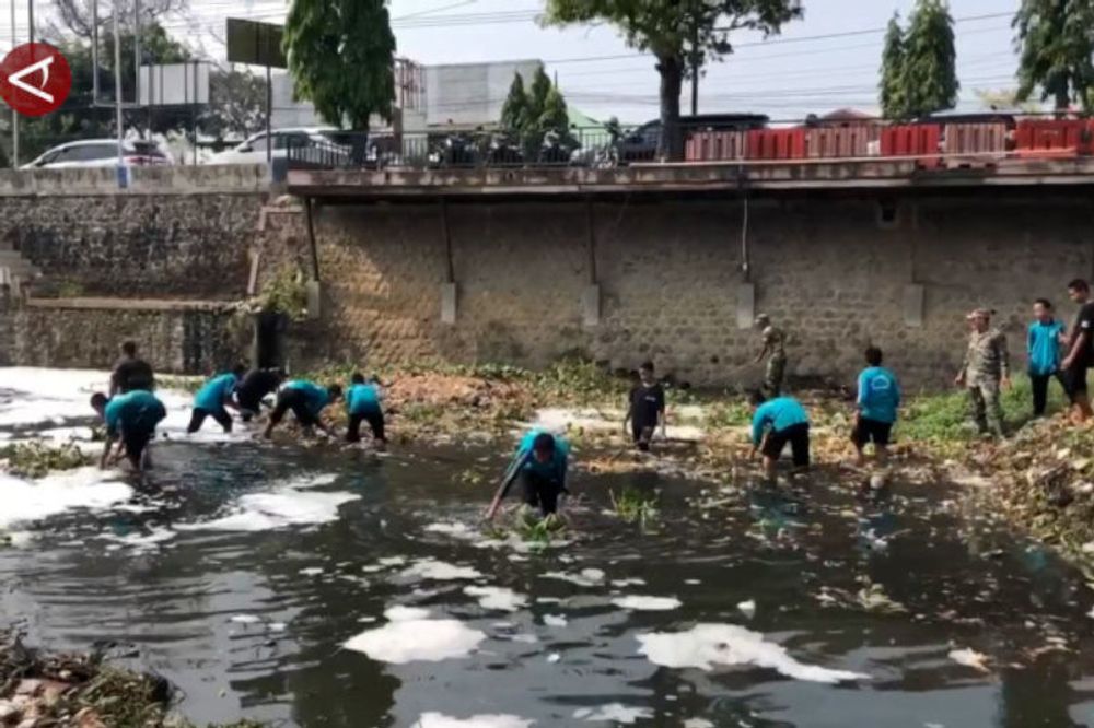 Antisipasi banjir, Kodim 0802 Ponorogo gandeng warga bersihkan sungai - ANTARA News