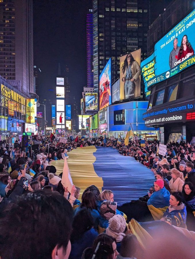 Thousands of protesters in New York