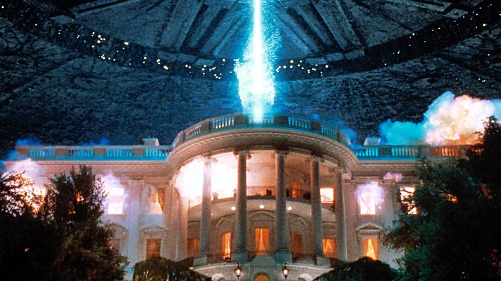 MAGA "Preservationists" in their "Preservation" craft, preserving the White house into tiny pieces, as depicted in the blockbuster movie Independence Day