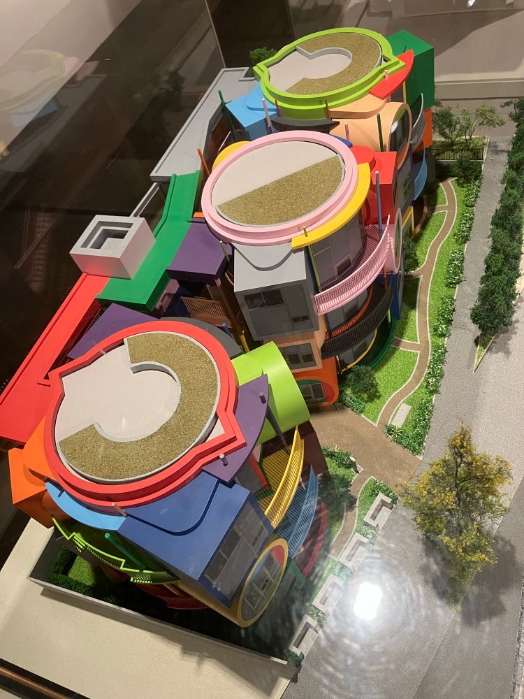 「三鷹天命反転住宅」の模型。
上から。