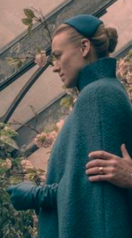 Serena Waterford from the Handmaid's Tale wearing an outfit very similar to Ivanka's.