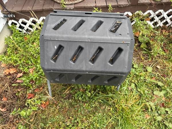 SUNDERLAND Free compost tumbler: Works perfectly well! Just using a different system now. 

FCMP Outdoor IM4000 Dual Chamber Tumbling Composter 
