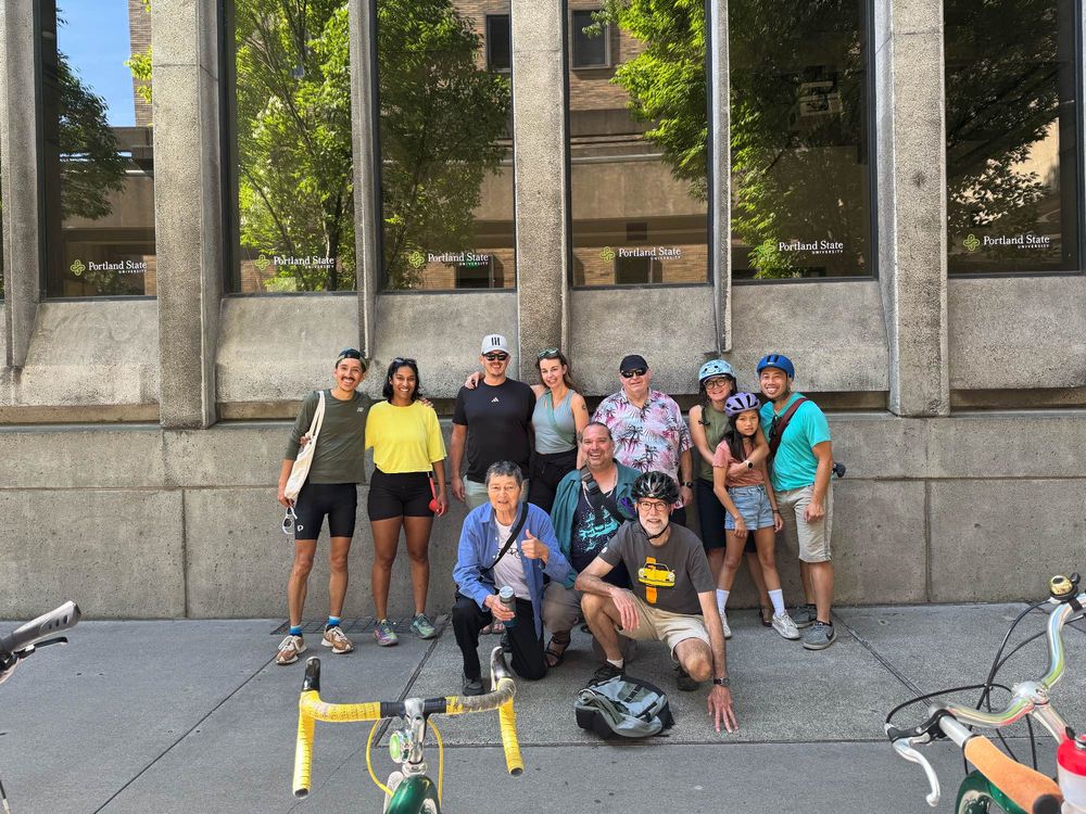 Farmers market cyclists 