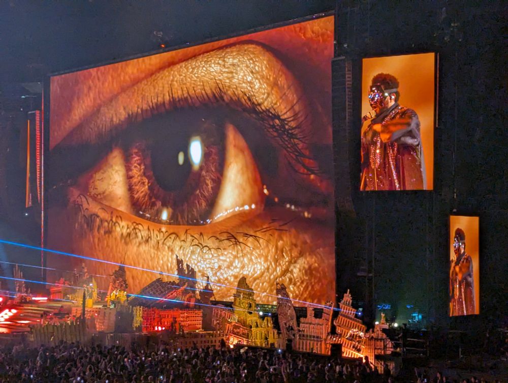 A really cool pic that I took at the Weeknd concert. 