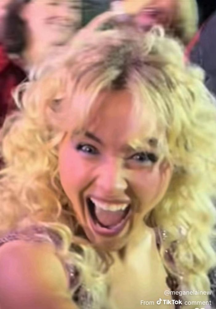 Sabrina Carpenter screaming