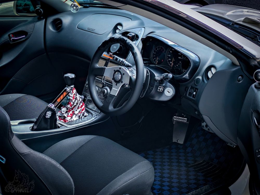 このステアリング付けたいが為に大改造した