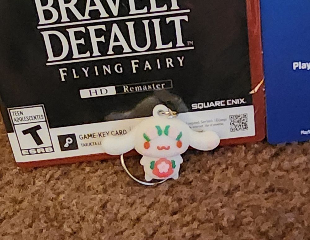 Close up of the cute little Cinnamoroll keychain! X3