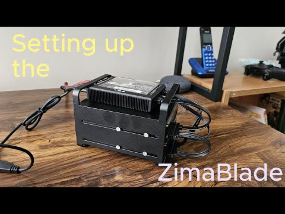 ZimaOS on the ZimaBlade