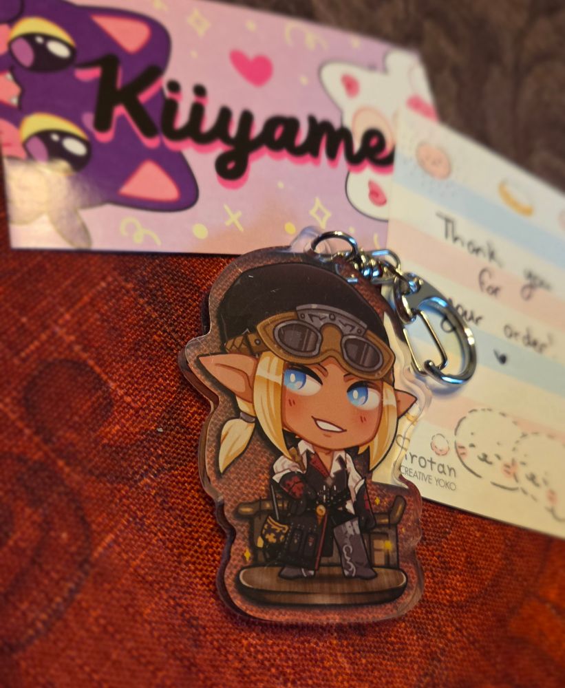 photo of a cute chibi Stephanivien keychain charm from kiiyame
