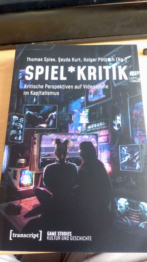 Cover des Sammelbandes "Spiel*Kritik. Kritische Perspektiven auf Videospiele im Kapitalismus."