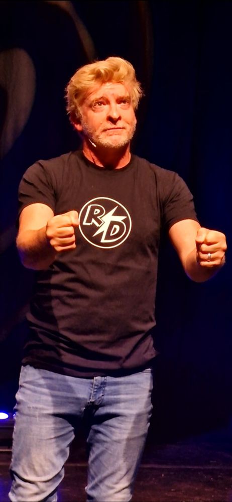 Rhys Darby at his Edinburgh Fringe show on the 6th of August 2025. Photo taken by me