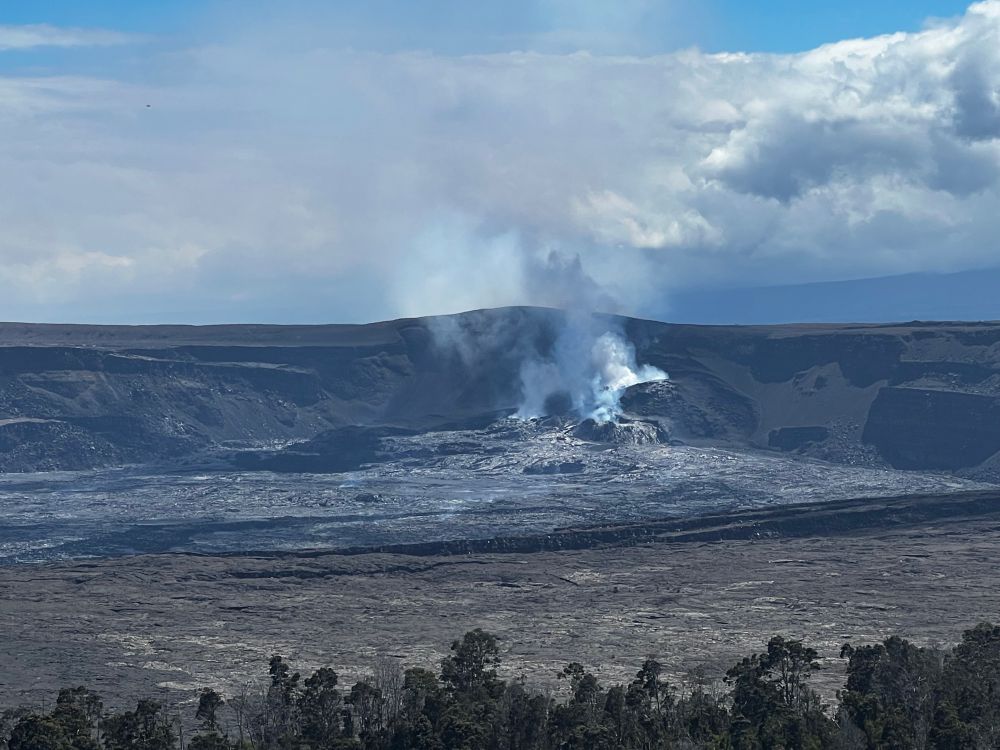 Kilauea, smoking